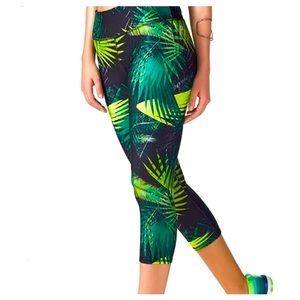 Fabletics cropped high waisted leggings size S.